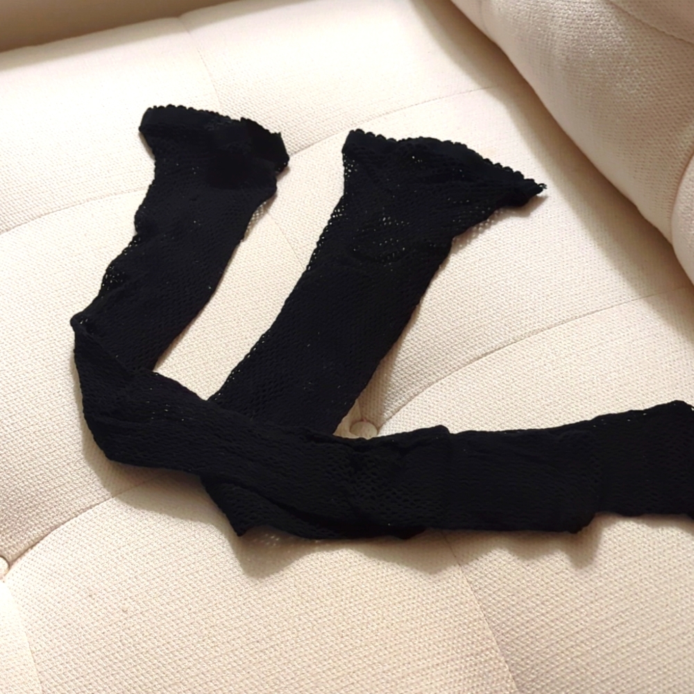 Hue fishnet thigh highs